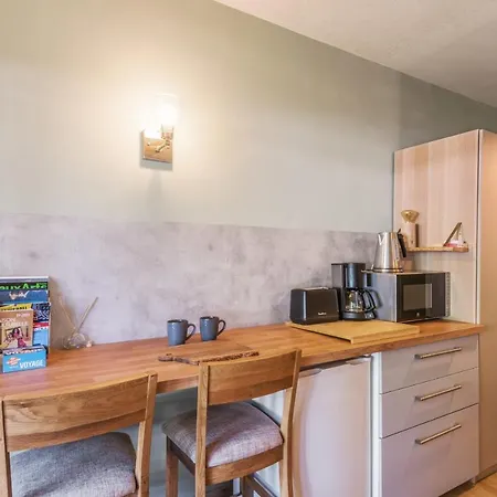 Cozy Studio Very Close To The Lifts - - Welkeys *